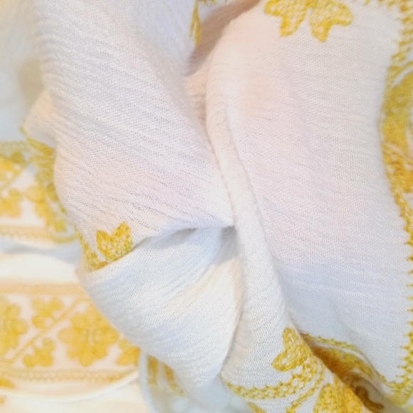 Gorgeous Gold Detail Fully Lined Sleeveless Dress - Picture 9 of 10